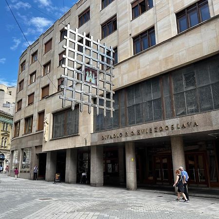 Revon Art-Deco Apartment Laurinska บราติสลาวา ภายนอก รูปภาพ