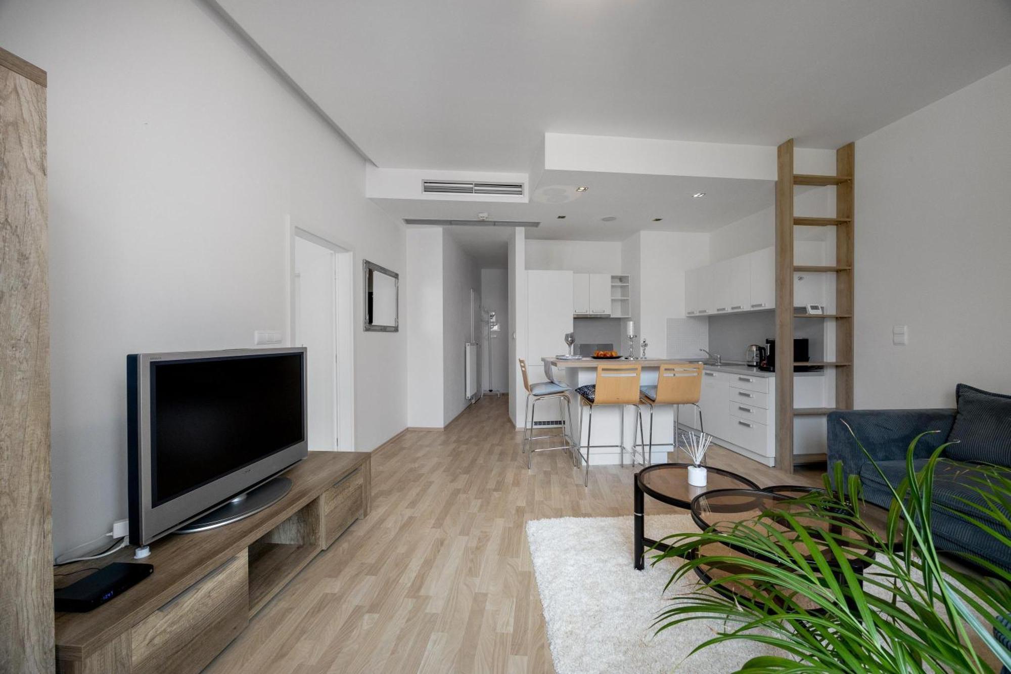 Revon Art-Deco Apartment Laurinska บราติสลาวา ภายนอก รูปภาพ