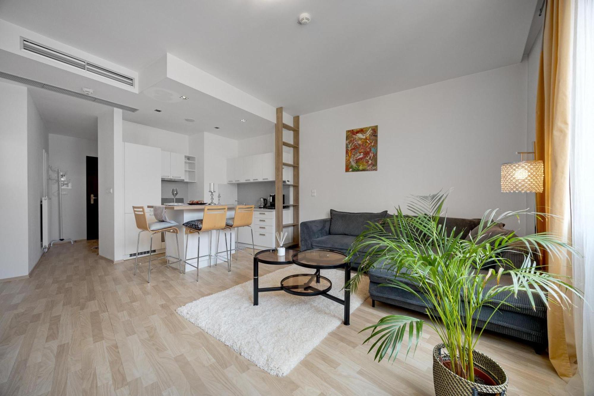 Revon Art-Deco Apartment Laurinska บราติสลาวา ภายนอก รูปภาพ