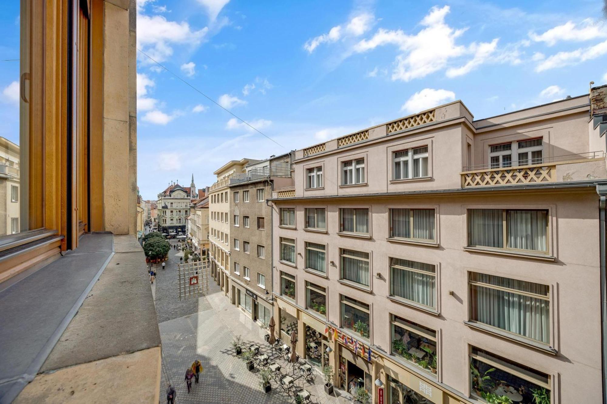 Revon Art-Deco Apartment Laurinska บราติสลาวา ภายนอก รูปภาพ
