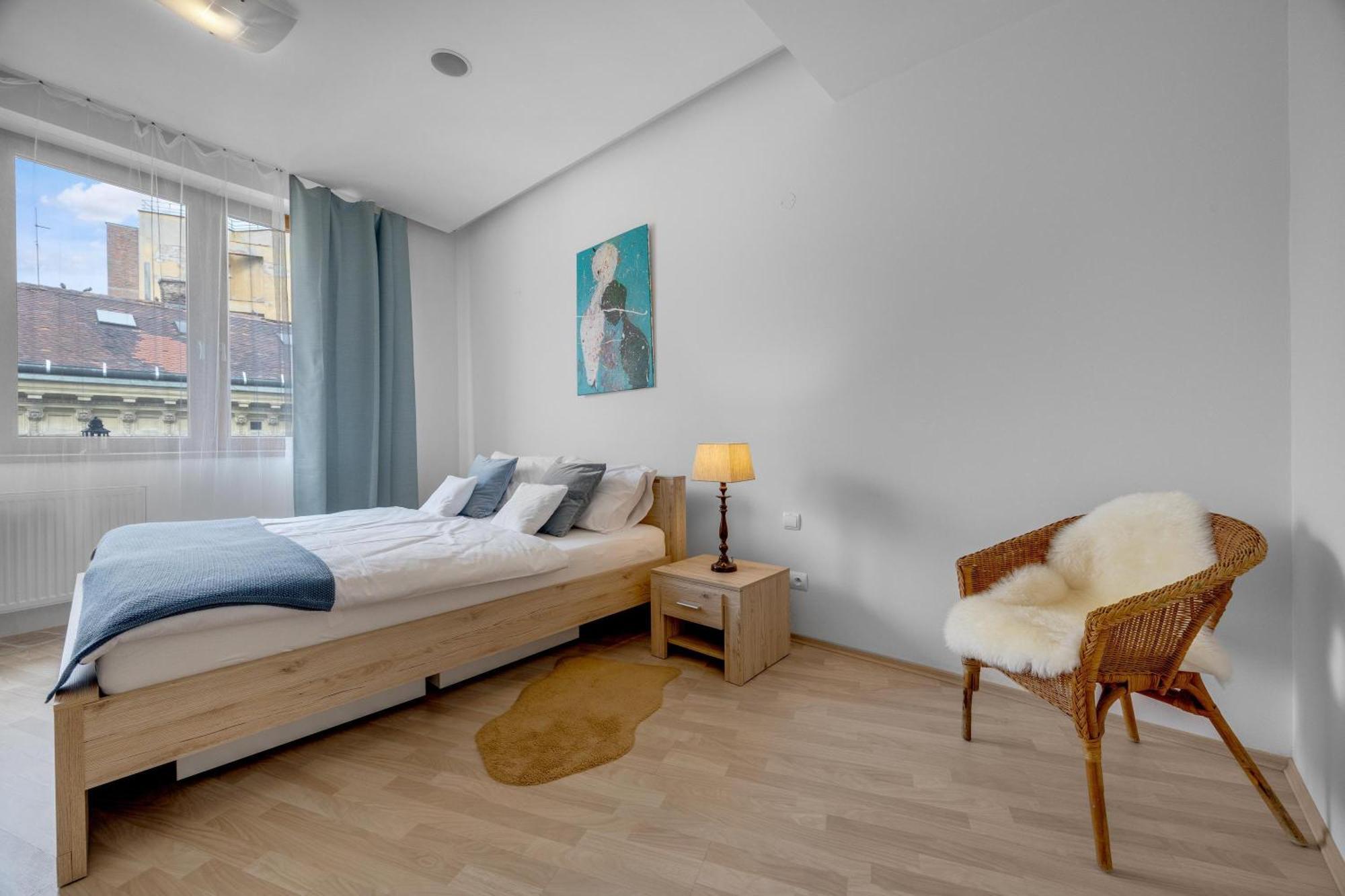 Revon Art-Deco Apartment Laurinska บราติสลาวา ภายนอก รูปภาพ